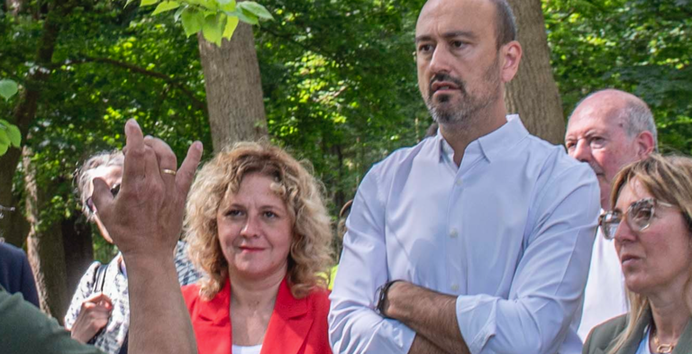 Patricia Portilla y Javier López Estrada, junto a la delegada del Gobierno en Cantabria. / ALERTA