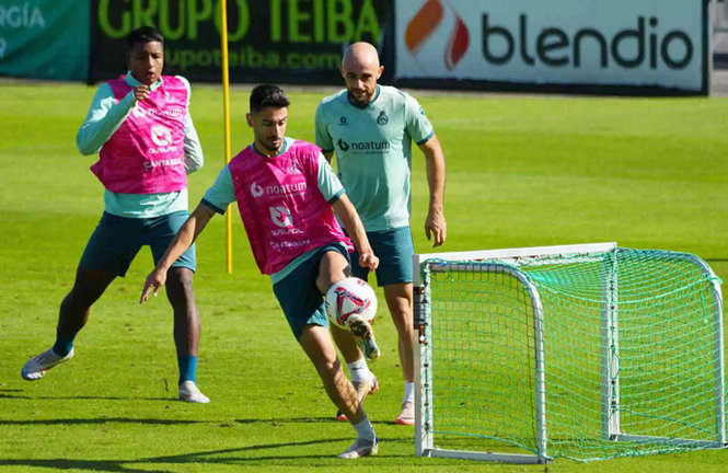 Entrenamiento del conjunto cántabro . / RRC