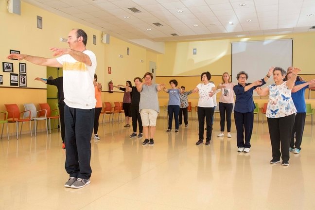 Clase para mayores de 55 años del programa de salud de Camargo. / Alerta