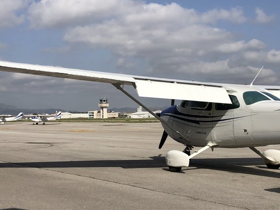 Una avioneta en un aeropuerto. EP / Archivo