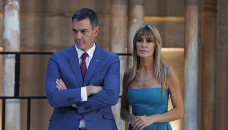 El presidente del Gobierno, Pedro Sánchez, y su esposa, Begoña Gómez. / Álex Cámara / Archivo