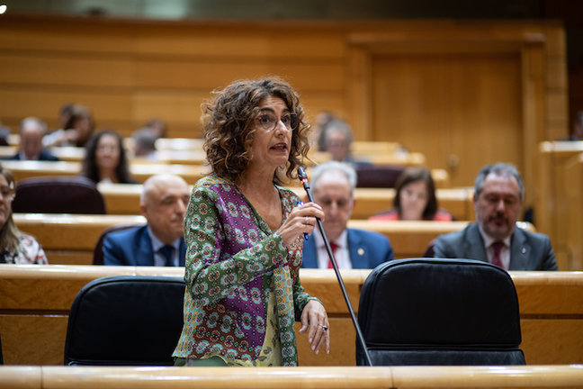 La vicepresidenta primera y ministra de Hacienda, María Jesús Montero. / EP