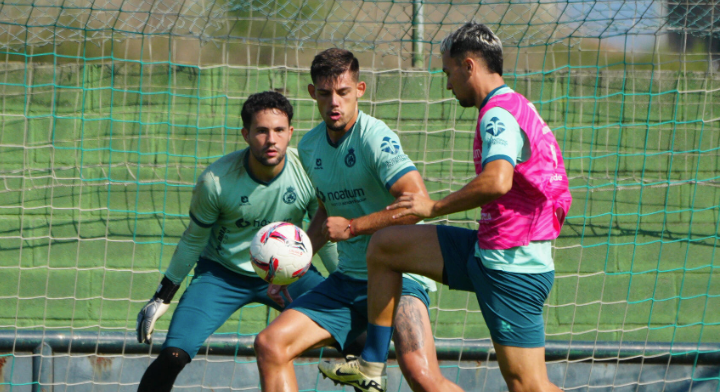 Los jugadores del Racing preparando su próximo encuentro. / RRC