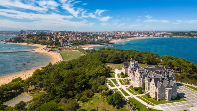 La ciudad de Santander, la capital de Cantabria, desde las alturas. / A.S.