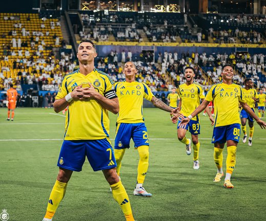 Ronaldo celebra su gol en el partido entre al-nassr - al-wahda. / @AlNassrFC