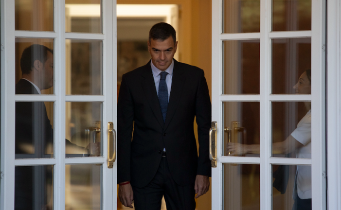 El presidente del Gobierno, Pedro Sánchez, recibe a la presidenta de Cantabria, María José Sáenz de Buruaga, en el Complejo de La Moncloa, a 27 de septiembre de 2024, en Madrid (España). Alejandro Martínez Vélez / Europa Press