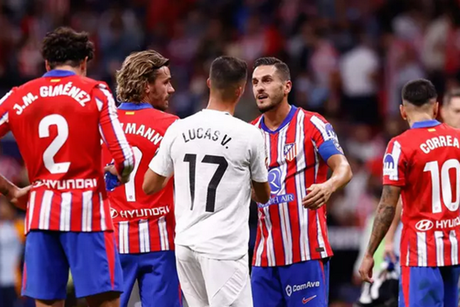 Partido entre el Atlético de Madrid y el Real Madrid. / EP