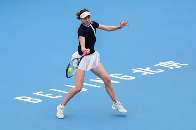 La tenista cántabra, cristina bucsa, durante un partido en el Abierto de China. / AC