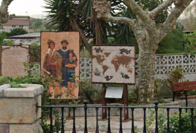 Obra del artista Juan José Revuelta en la Parroquia de Santa María de Cueto que recuerda a los marineros que dieron la primera vuelta al mundo. / Alerta