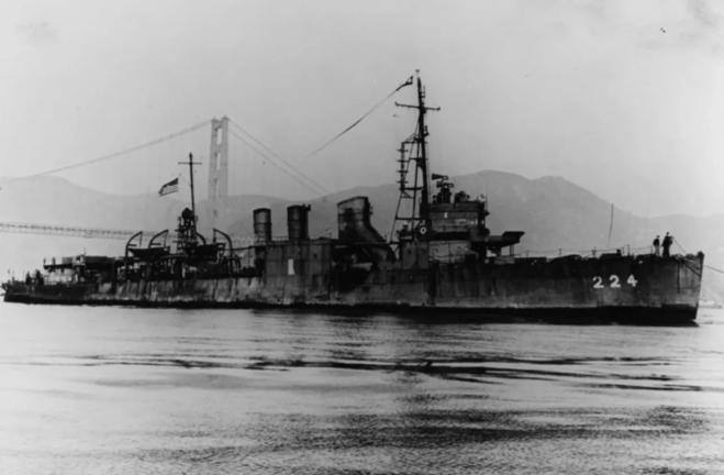 El USS Stewart es fotografiado llegando a la Bahía de San Francisco en marzo de 1946. / Donald M. McPherson/Naval History and Heritage Command.