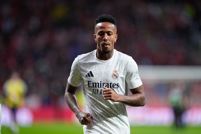 El jugador del Real Madrid, Eder Militao en un partido en el Bernabéu. / EP