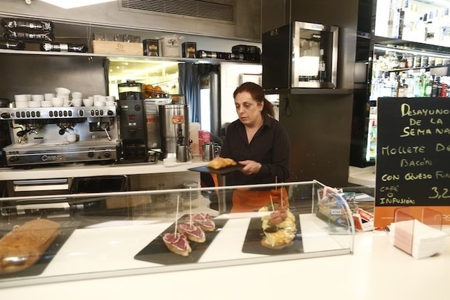 Un trabajador de hosteleria. / EP