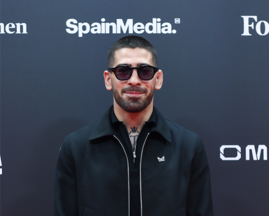 El campeón de la UFC 2024, Ilia Topuria posa en el photocall. / Gustavo Valiente