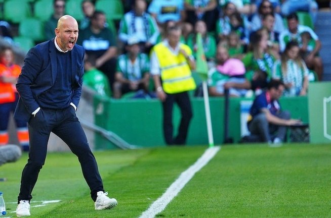 El entrenador del Racing, José Alberto. / l.h.