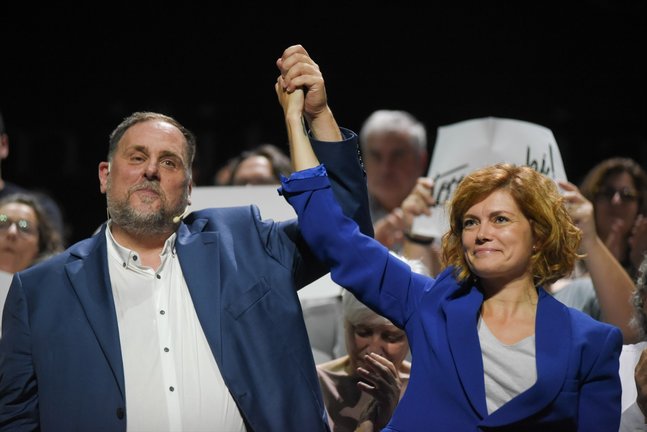 El expresidente de ERC, Oriol Junqueras y la líder de ERC en el Ayuntamiento de Barcelona, Elisenda Alamany. / Alberto Paredes