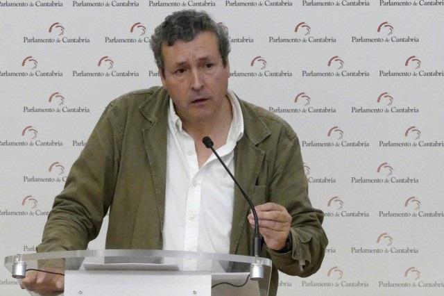 Cargar máis
El diputado regional y senador autonómico por Cantabria del Partido Popular, Iñigo Fernández.